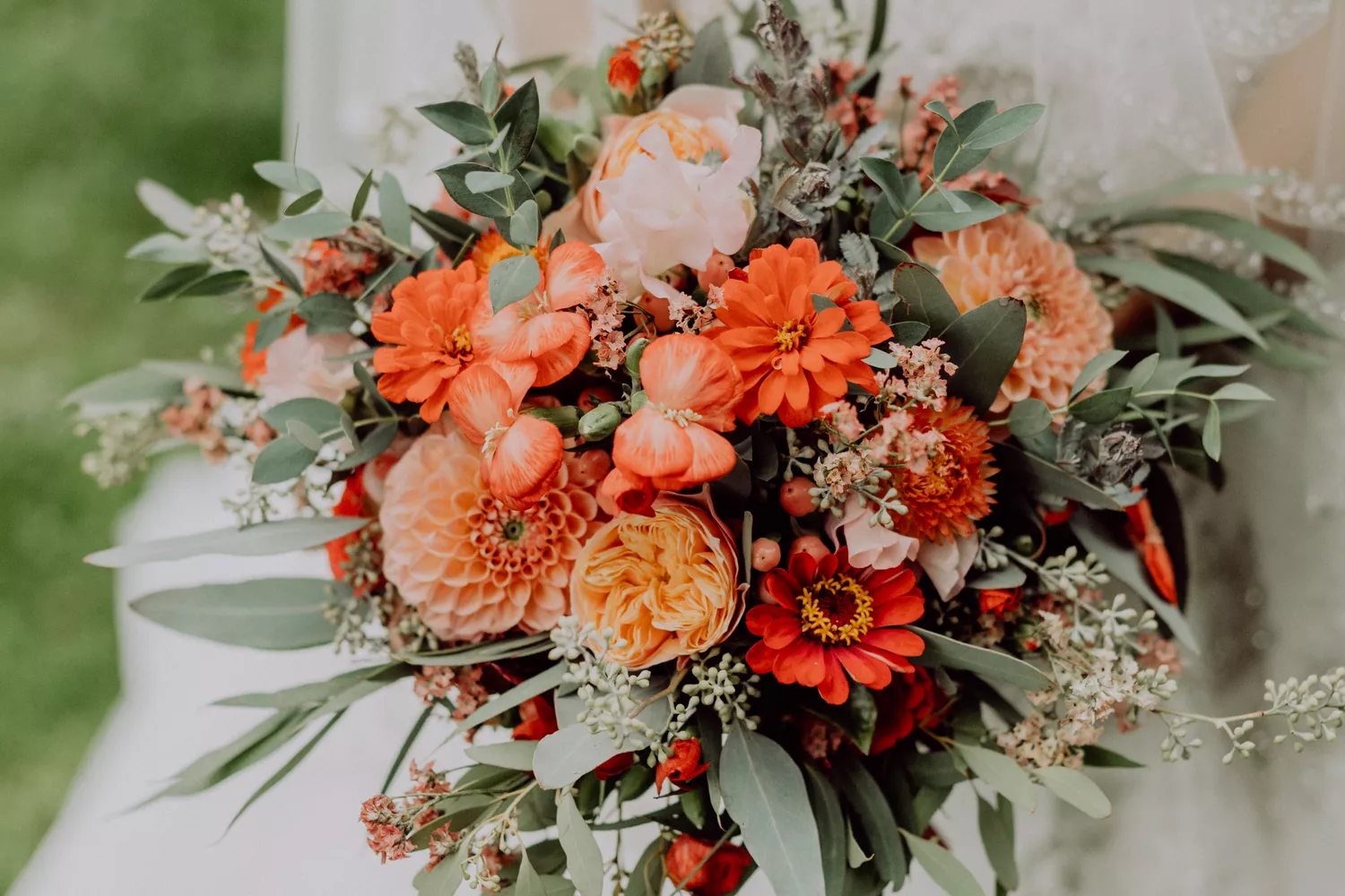 Brides + Minted Just Announced the 2025 Wedding Color of the Year—and We’re in Love With the Vibrant Hue