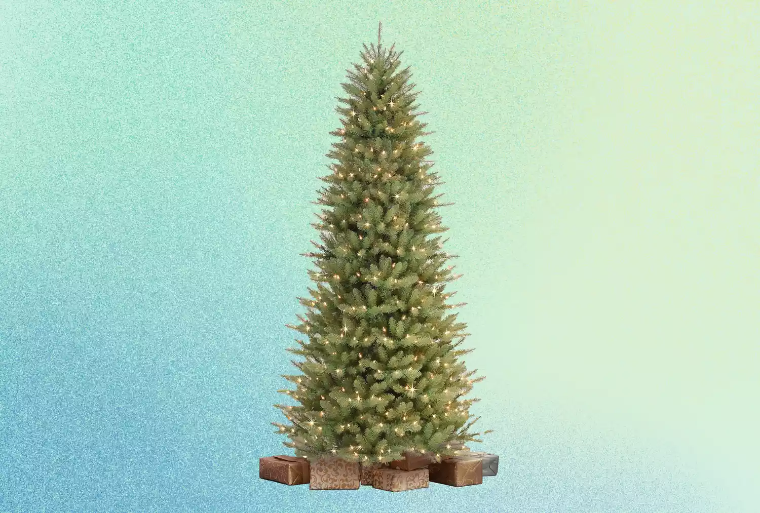 Kelly Clarkson’s Pre-Lit Christmas Tree Is Up to 42% Off Ahead of the Holidays